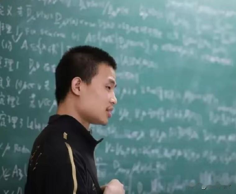 韦神出小学生的书，不可能，绝对不可能！[捂脸哭]韦东奕账号橱窗上架了，一套39