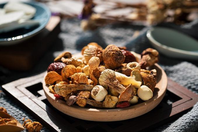 湿热是怎样一步步掏空肾的？老中医今日告诉你 湿热是很伤肾的，最先受影响的就是