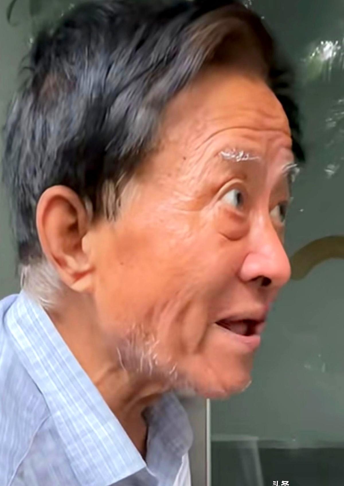 “你动手啊！你动手试试！我怕你？”一个80多岁的老爷叔，气得满脸通红，对着镜头