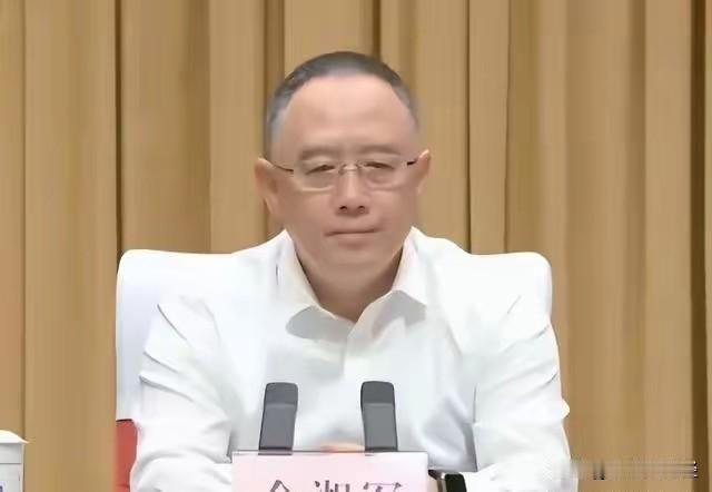 落马1年4个月后，金湘军一审被判死缓，从法院查明的问题来看，此人贪财又好色，很不
