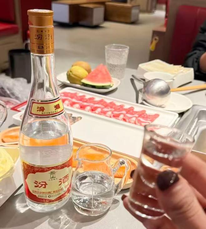 难道中国人真的喝不动了吗？啤酒从2013年巅峰产量5000万吨，现在只剩3500