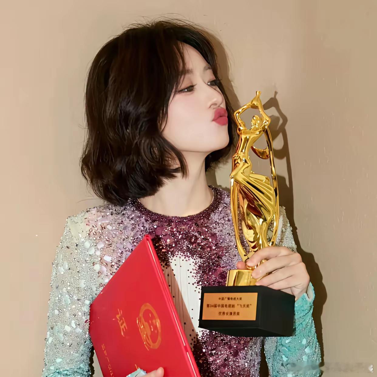 终于理解赵丽颖为什么只有几个高端代言了原来范XX当年说的，都是真的。范XX说，其