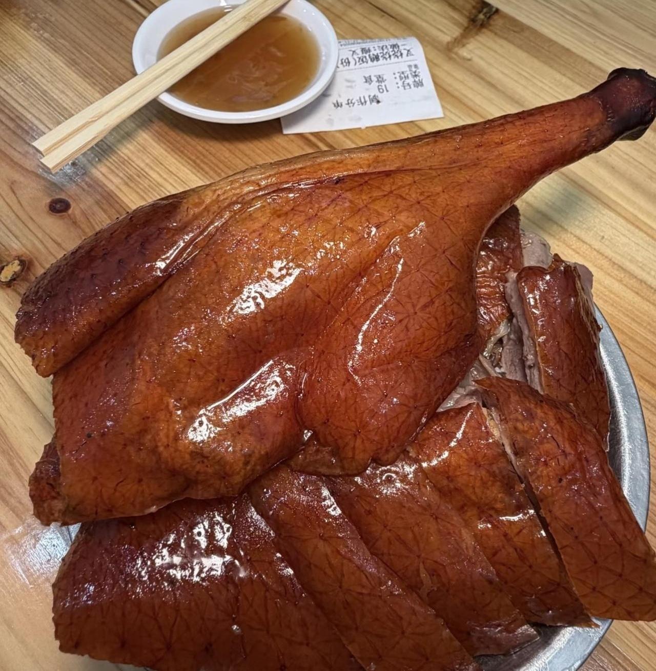 人还在广东出差，邻居的“代购订单”已经下过来了：帮我捎只烧鹅，就上下九那家老字号