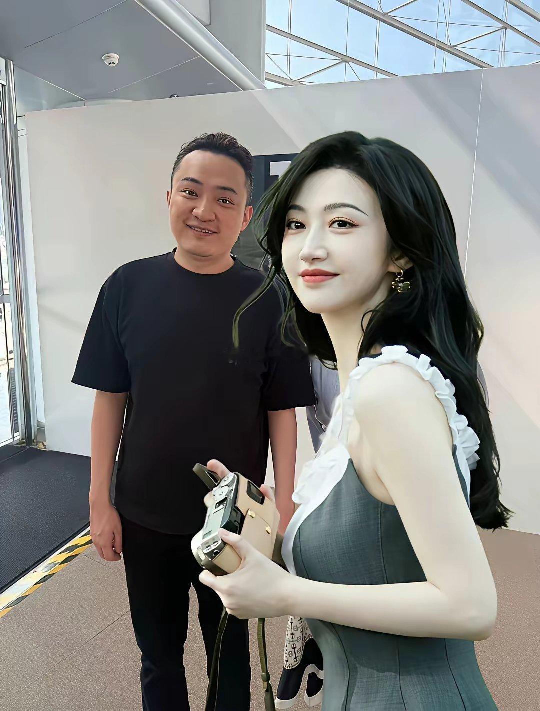 孙总在亿万富翁里面也不算丑怎么这个小明星就是看不上​​​
