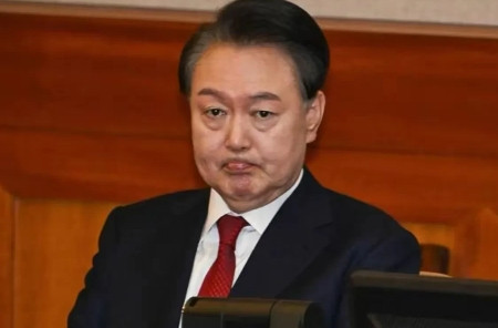 尹锡悦的挣扎：不体面的背后，其实是“求生本能”？近日，前韩国总统尹锡悦的举动引