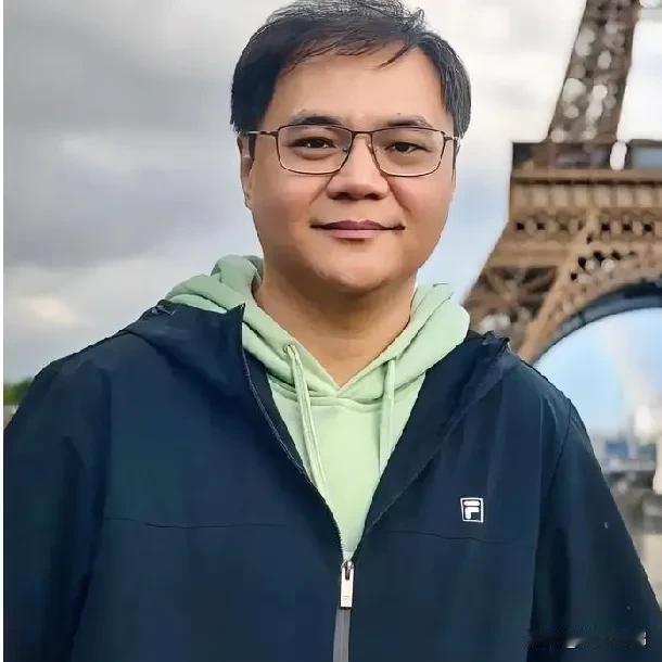 高峰的做法令人敬仰杨少华辞世，德云社相声演员高峰发了千字长文以示悼念。