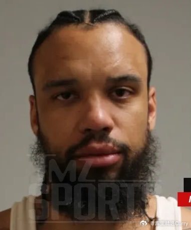 据TMZ报道，狄龙·布鲁克斯因今年3月被捕一事，现在正被控酒驾。​​​