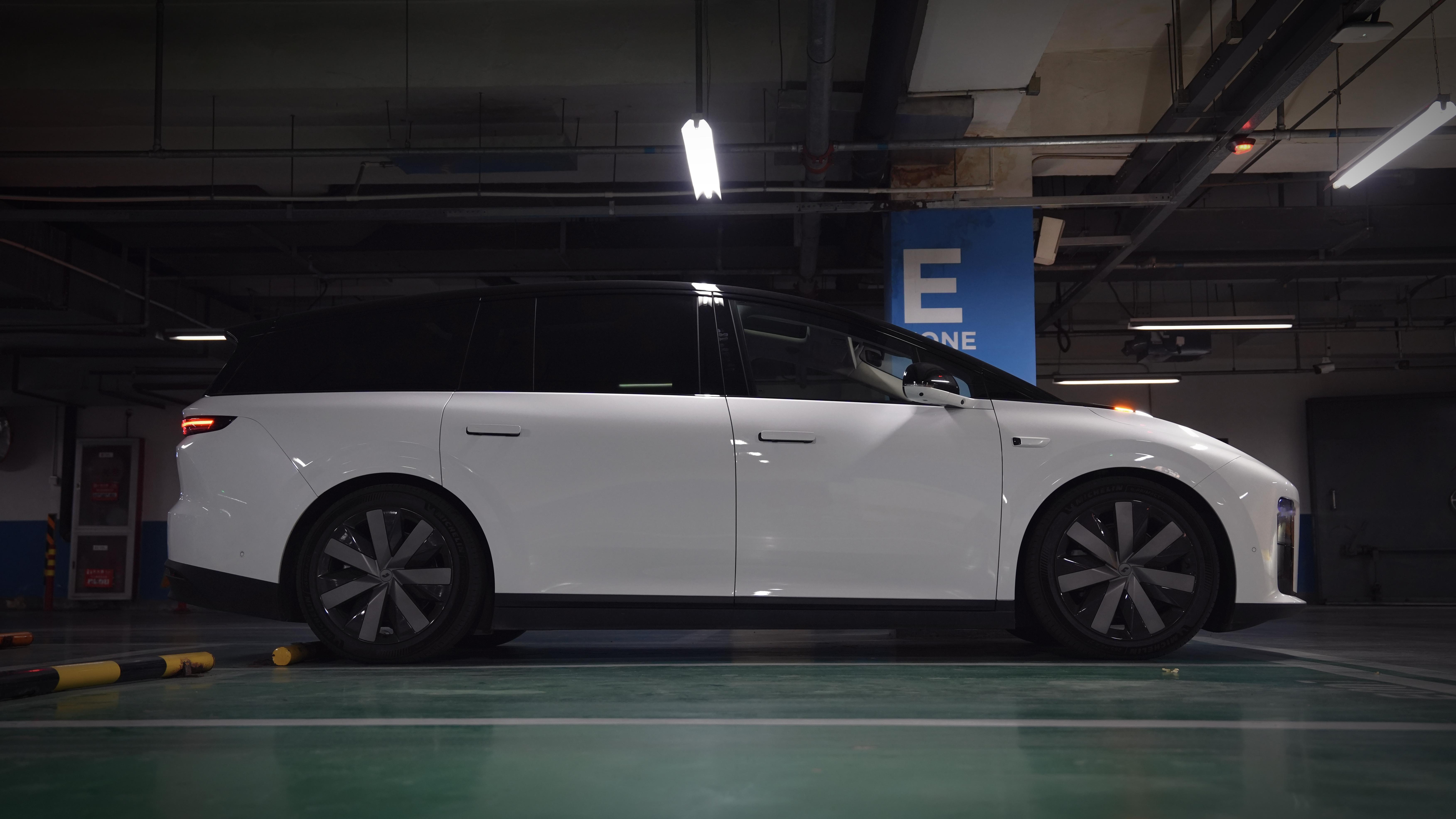 理想i8的一些细节，白色确实好看