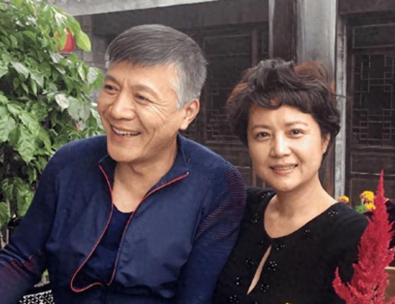 儿女都是债，女儿离婚儿子成剩男，如今58岁的茹萍终究难逃心酸。荧幕上她什么大风大