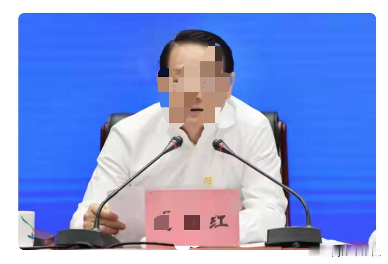 纵观近年来反腐败斗争实践，众多落马官员的轨迹虽各不相同，但其根源往往可凝练为“贪