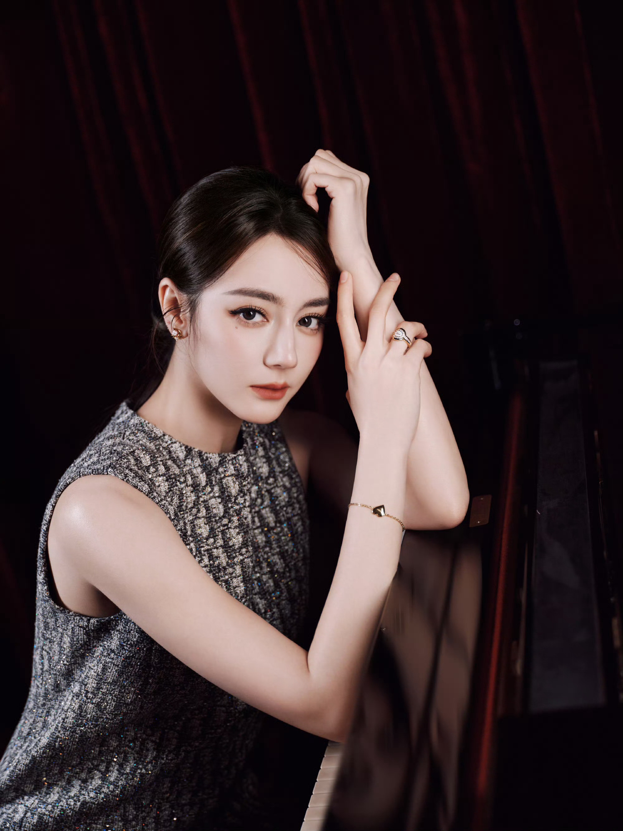 迪丽热巴Dior最新推广大片好美丽的迪奥女郎[比心]​​​