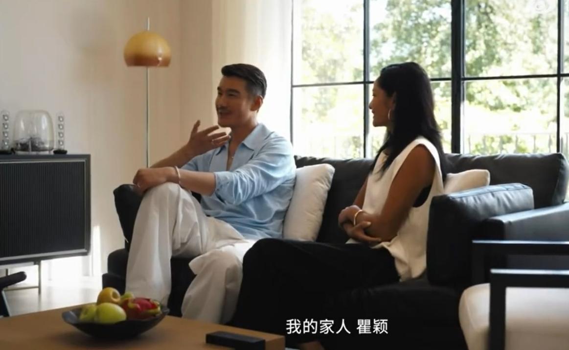 瞿颖年轻时候挺白，现在怎么这样？特意弄的？ 看了那期papi酱的节目，发现瞿