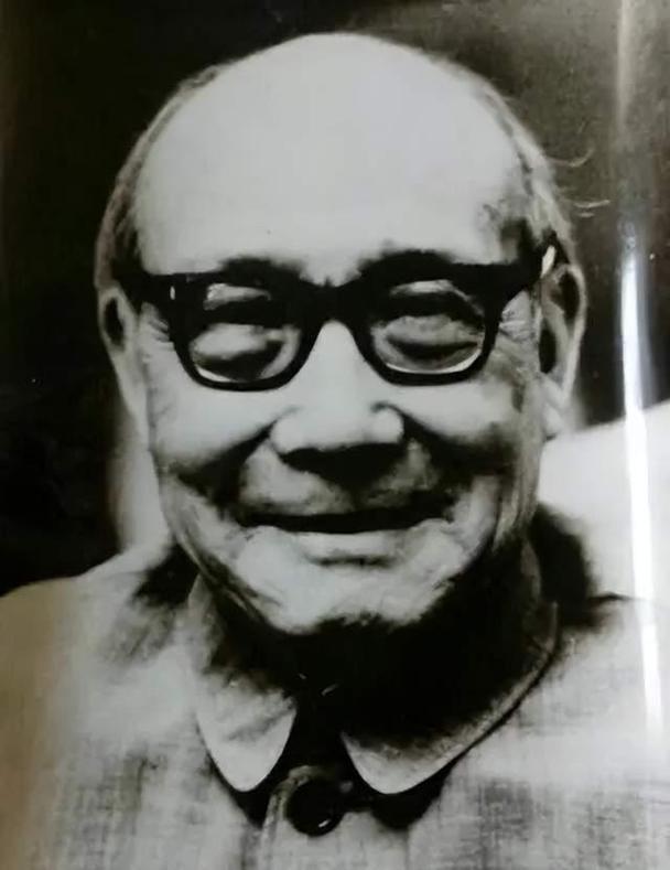1974年秦城监狱一囚犯在劳动，却收到毛主席来电：参加国庆招待会！1974年