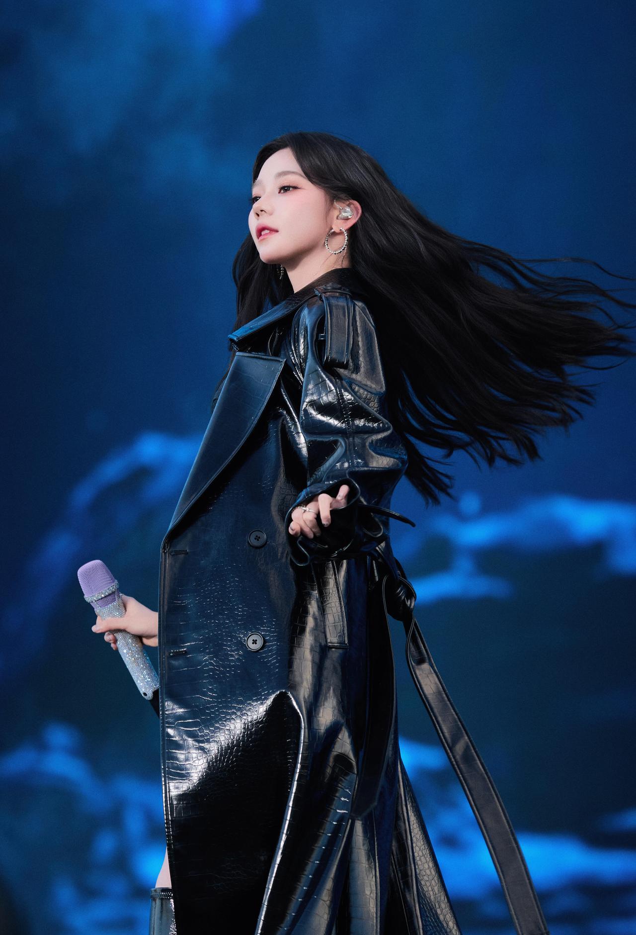 你眼中的明星只有冷酷舞台和精致红毯？佛山活动撕掉了这层伪装。现场粤语互动环节