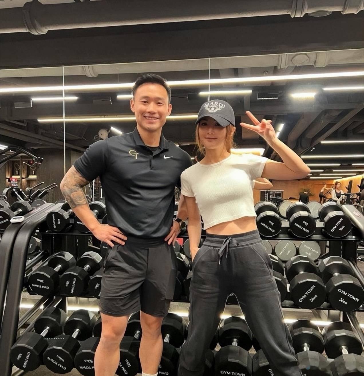 蔡卓妍和老公通过关智斌介绍认识最好的友情，是把幸福带到你身边。蔡卓妍与林俊贤的缘