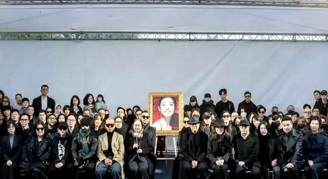 大S雕像揭幕，范玮琪一句“比日本冬天还冷”，刺穿了现场所有人。具俊晔设计的雕像