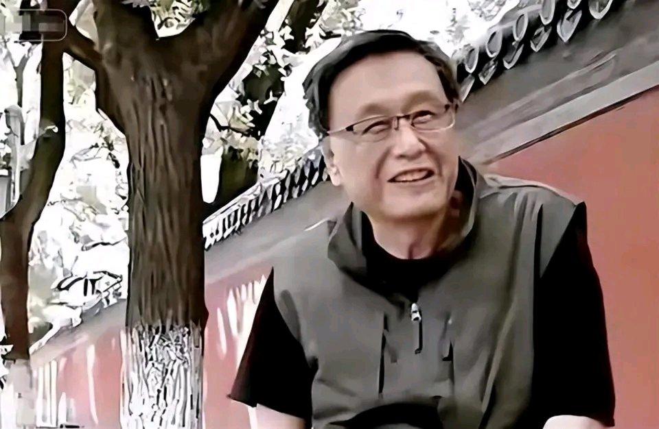 72岁的王文澜至今独居没再婚，离婚20年里雷打不动每月15号给前妻打钱，金额从最