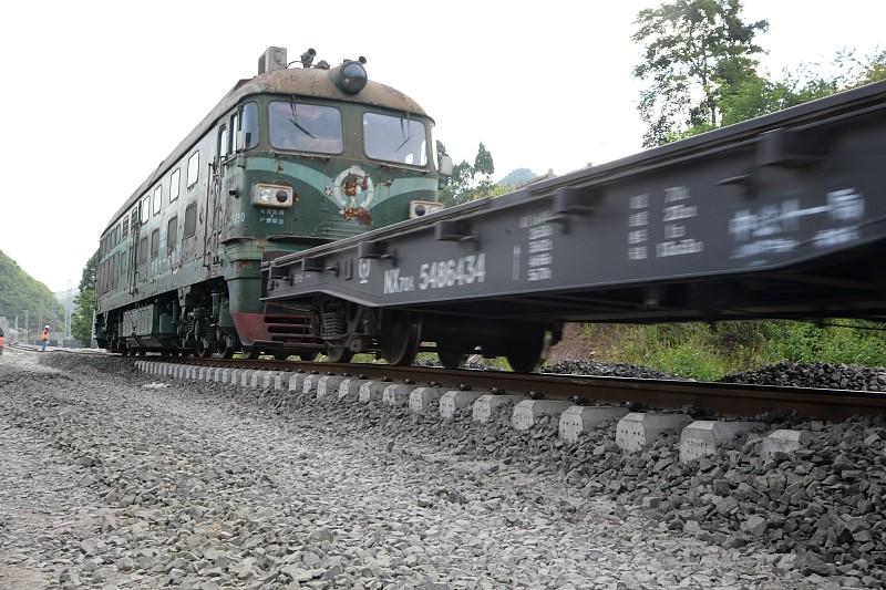 漳泉肖铁路的建设征程自1959年启幕，经分段推进、数度停摆，直到2001年才全线