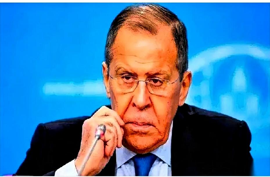 那个俄罗斯老头，拉夫罗夫，一句话就把天给聊透了。他说，美国人怕我们，是因为在全