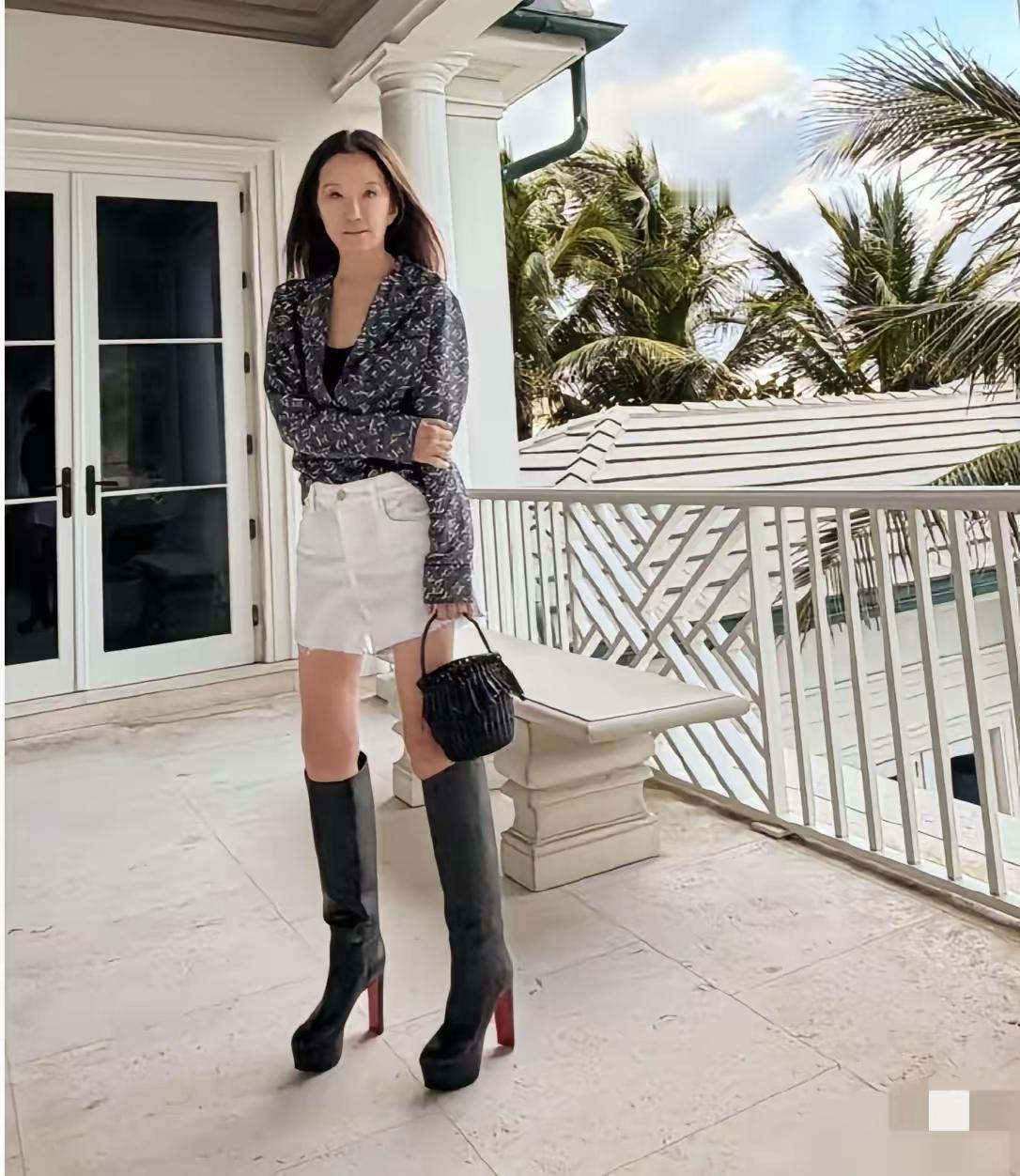 身材纤细宛如19岁少女，面容却苍老得好似91岁老妪，这形象着实令人感到割裂！婚