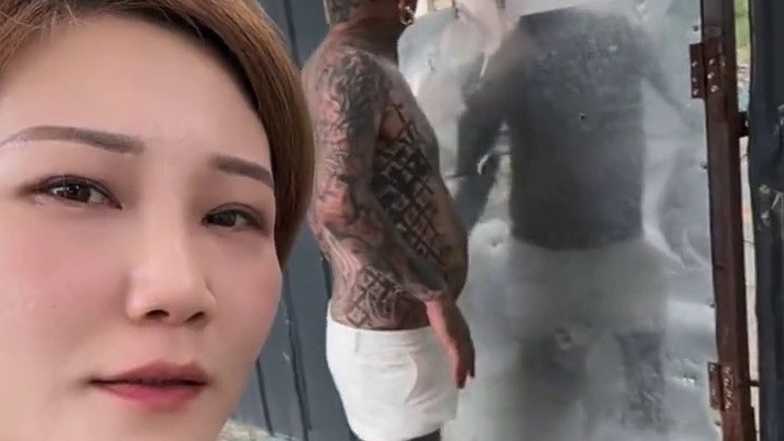 高颜值夫妻甜蜜约会场景曝光，这颜值只有本人能驾驭