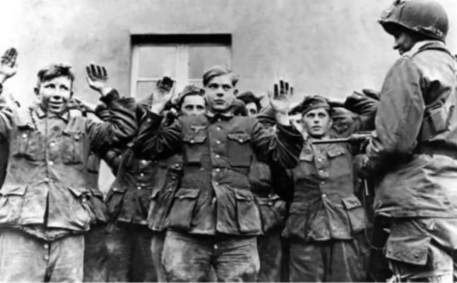 为什么法国只投降了一次就遭到那么多的嘲讽和梗？1940年6月22日，巴黎上空