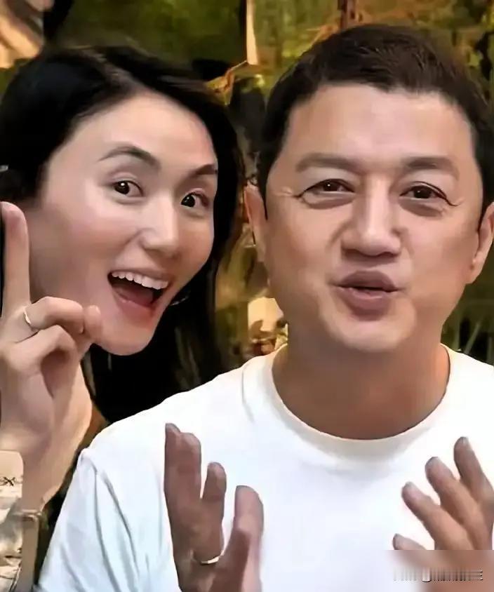 千万别信朋友圈里那些“岁月静好”的男人了。李亚鹏就是个活生生的例子。前任