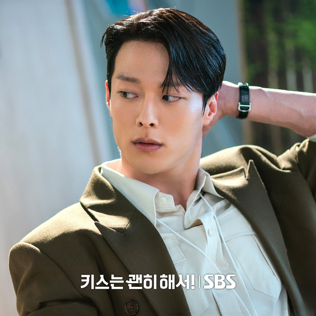 韩剧不该接吻的第九集剧照新闻～哈哈哈哈哈哈打起来！制作组对此表示:在今天播出