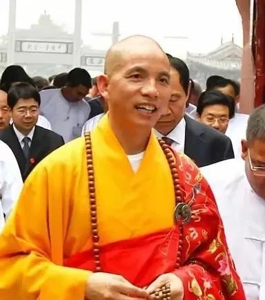 少林寺又上热搜了，只因新方丈上任出新规，要重塑少林寺，因此把那些为了赚钱的商业化