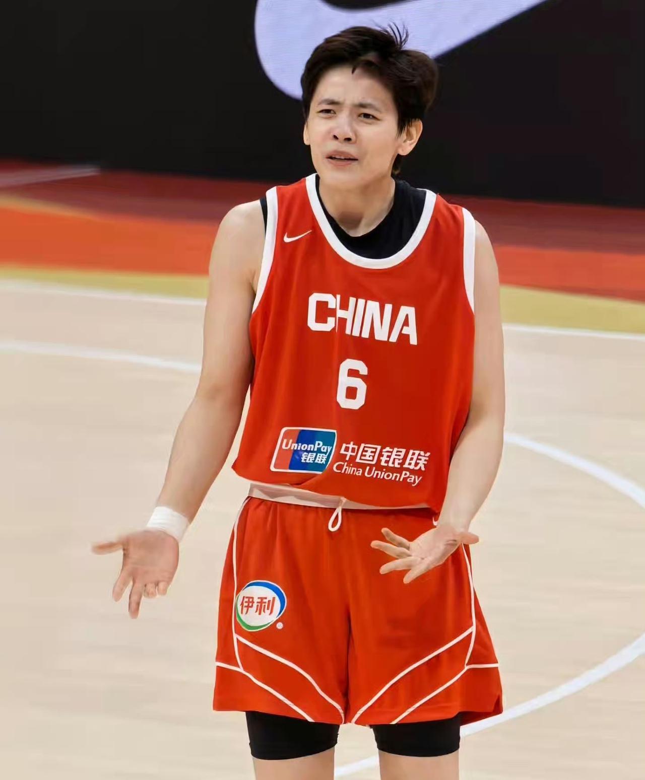 中国女篮！大家发现没，今晚19点30分，女篮热身赛佛山站比赛进行，中国女篮将继