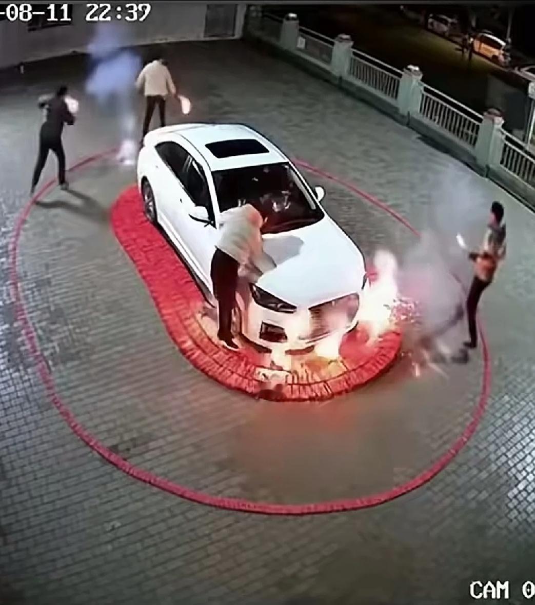 真有这么蠢的人吗？有点难以自信。