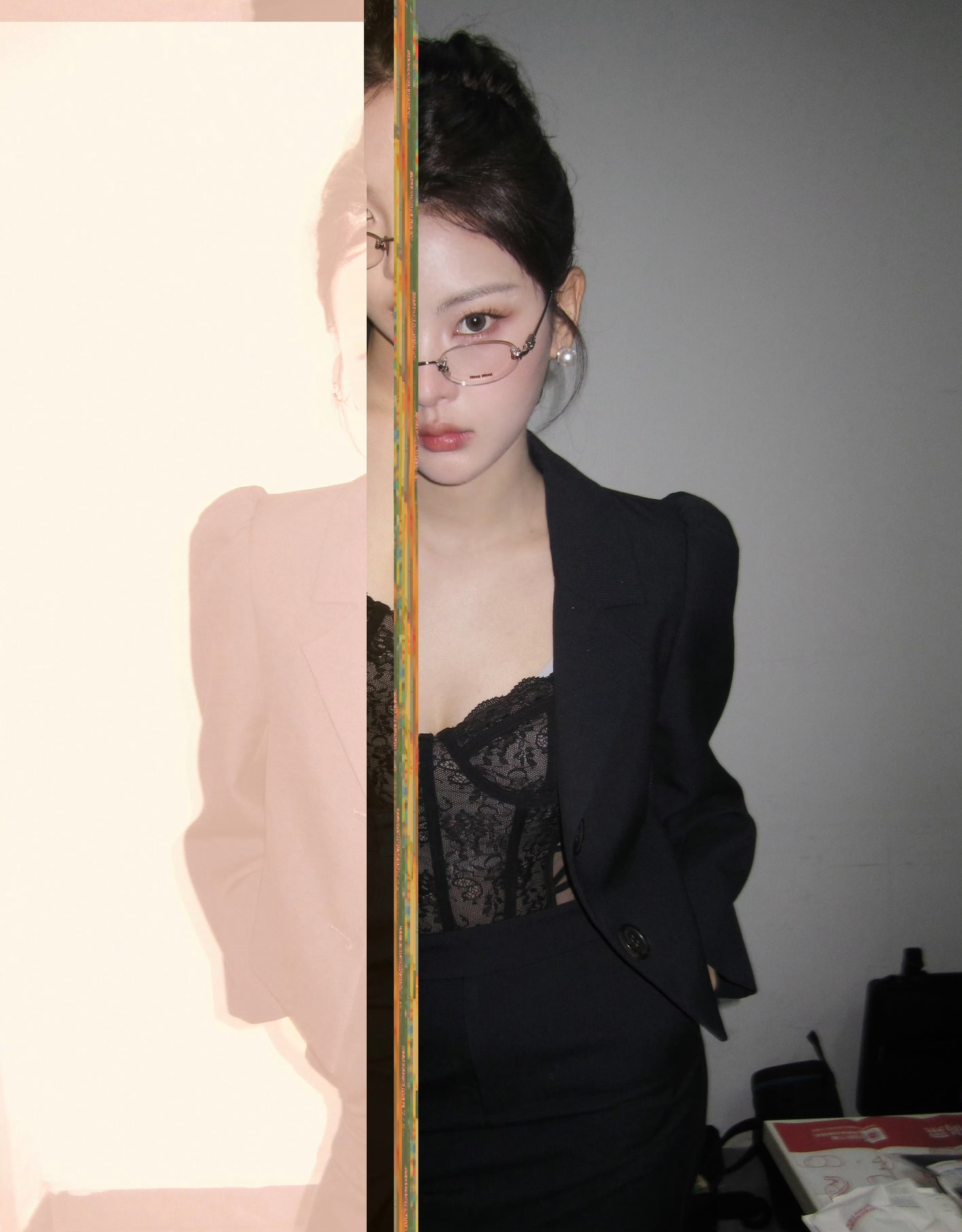 杨超越西装眼镜蕾丝内搭完全是妈妈级别