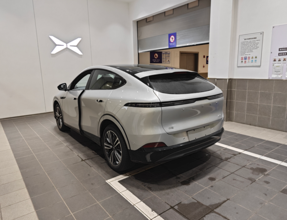 小鹏g6方向盘卡顿ngp首秀NGp模式下方向盘卡顿昨天下午在高速上顺着高速