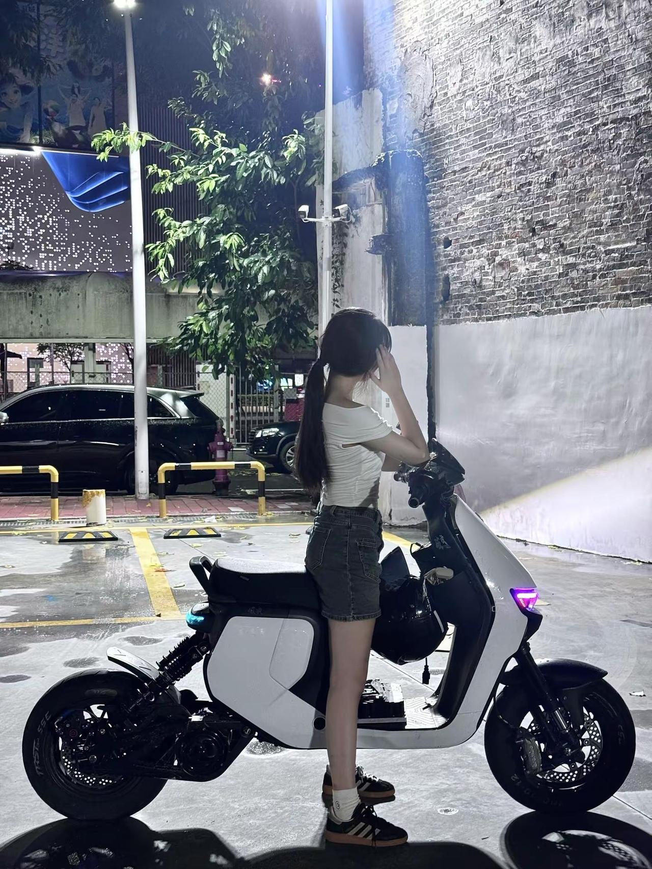 非要长得漂亮嘛把心给你不行嘛女骑