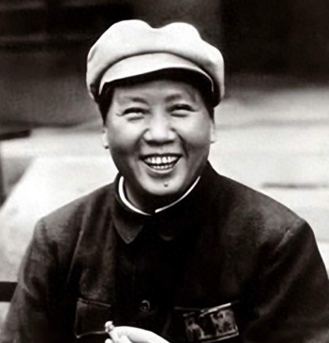 建国后他长期休养，1955年不好评级，毛主席、周恩来：副总理待遇“您看这位同志