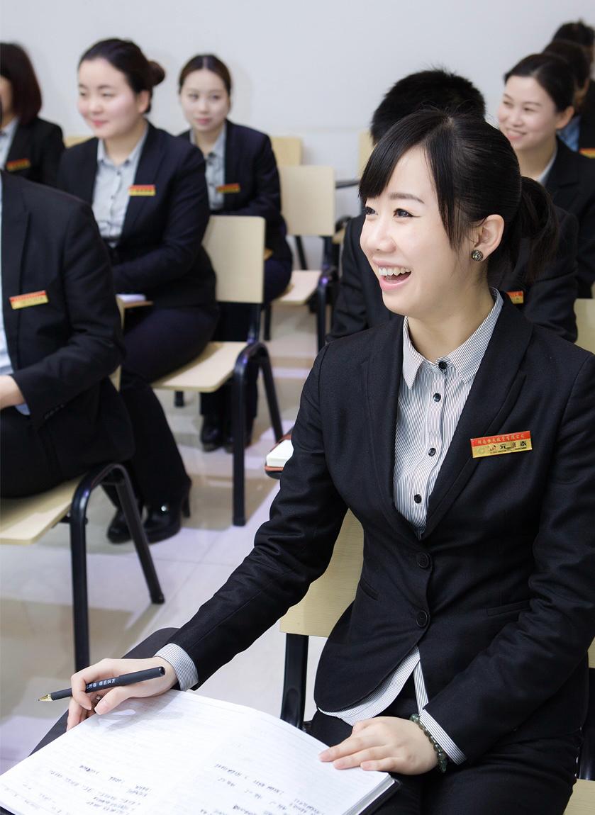 朋友是一家企业人力资源部的部长，她对公司30位未婚女性做了一个问卷调查，问题只有