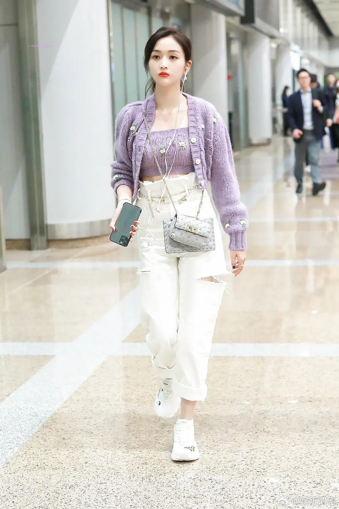 吴宣仪衣品审美怎么可以土成这样