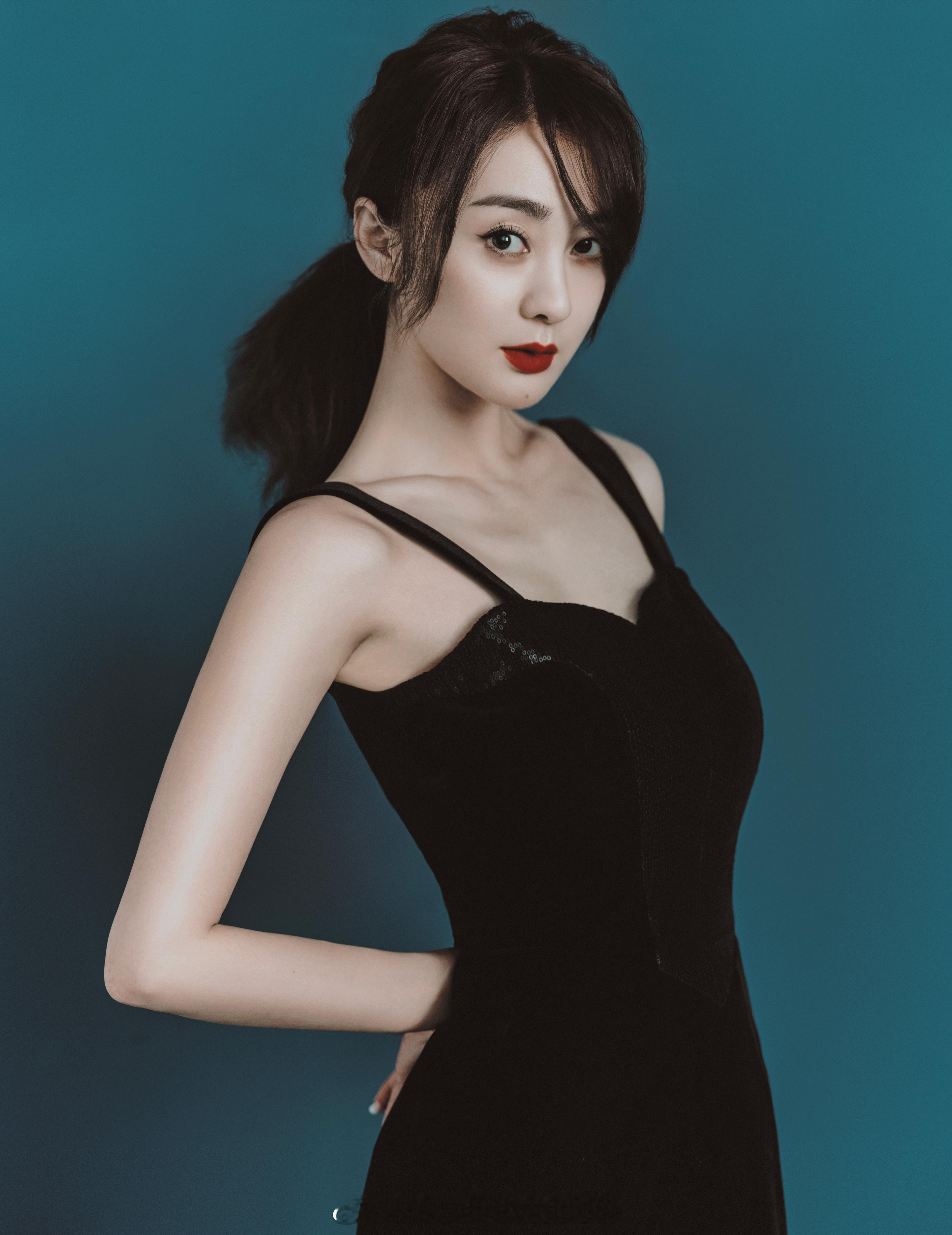 美女钱迪迪，毕业于新南威尔士大学，射手座，身高166cm，体重45kg，来自上海