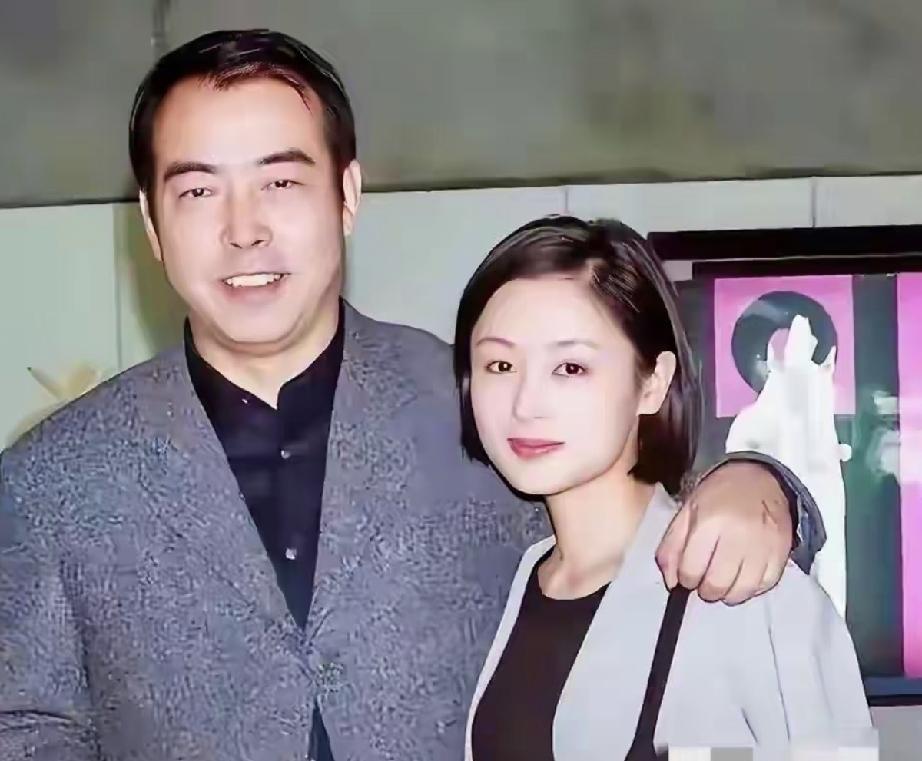 年轻的陈红，美的惊为天人。没有哪个男人，能不为她的容颜倾倒，陈凯歌便是如此。