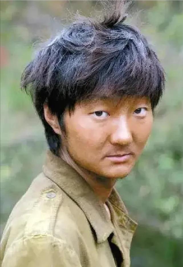 当年王大治满怀期待地跑去找苗圃表白，脱口一句“我喜欢你，做我女朋友吧”，结果苗圃