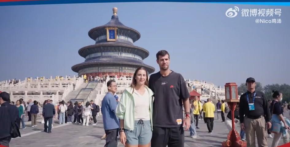 去年中网安排了高芙和阿尔卡拉斯参观故宫，之后双双夺冠！今年斜了……1、中网组织