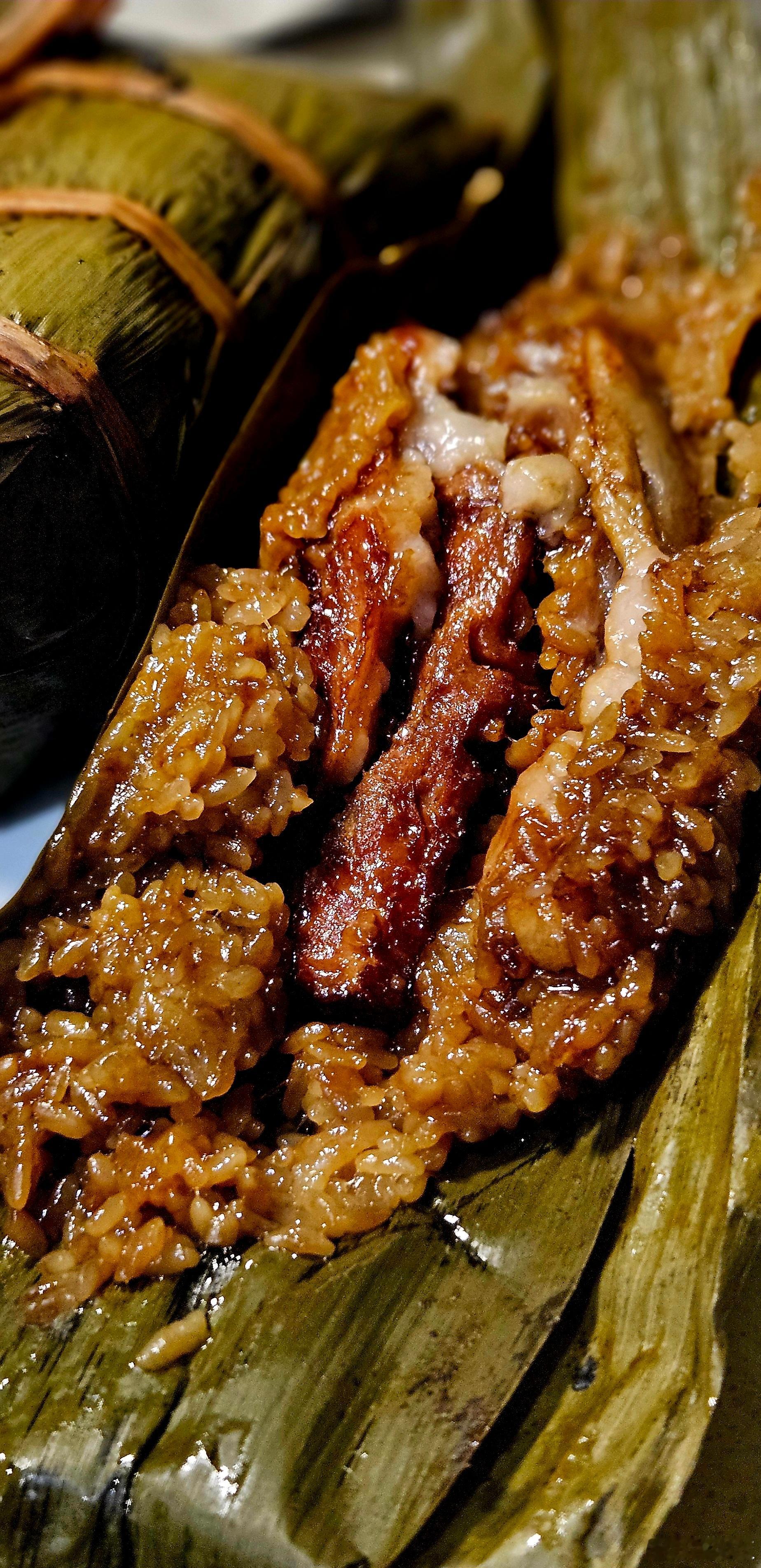 一定有很多人在等姐姐推荐端午的粽子。去年的大红黑毛猪肉粽那么好吃，今年其实也早早