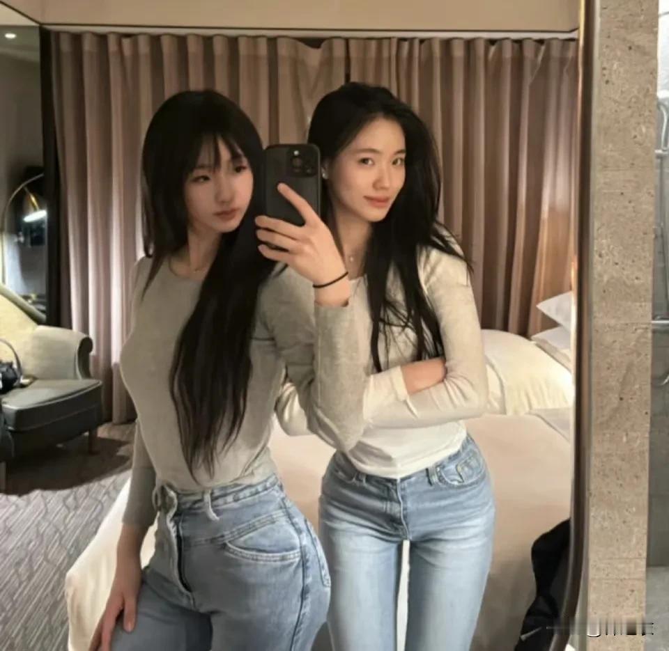 小s的三个女儿小时候都是丑小鸭，长大后都变成了白天鹅。而小s二女儿如果不穿暴