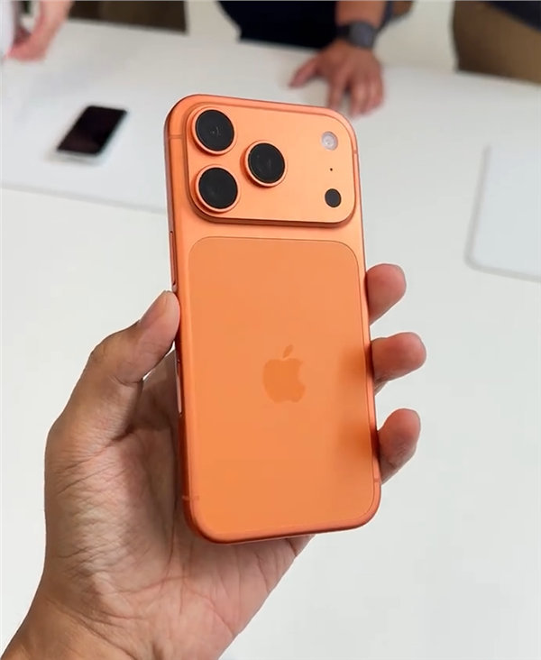 怪不得觉得，这个颜色很眼熟[doge][doge]iPhone17系列价格​​