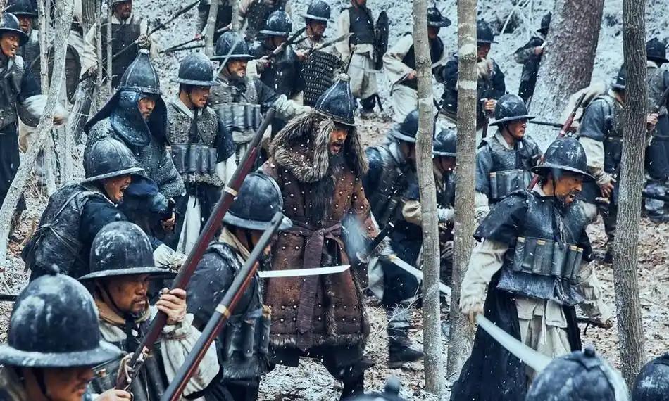 洪武二十五年，李成桂推翻高丽王朝，迫不及待地向南京的朱元璋送上国书请求认可。这位