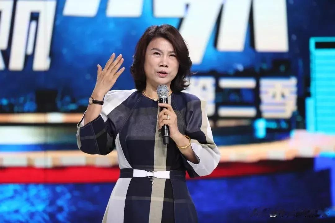 董明珠“海归言论”，撕掉了一些人的底裤近日，格力电器的董明珠在发言时直指“海归