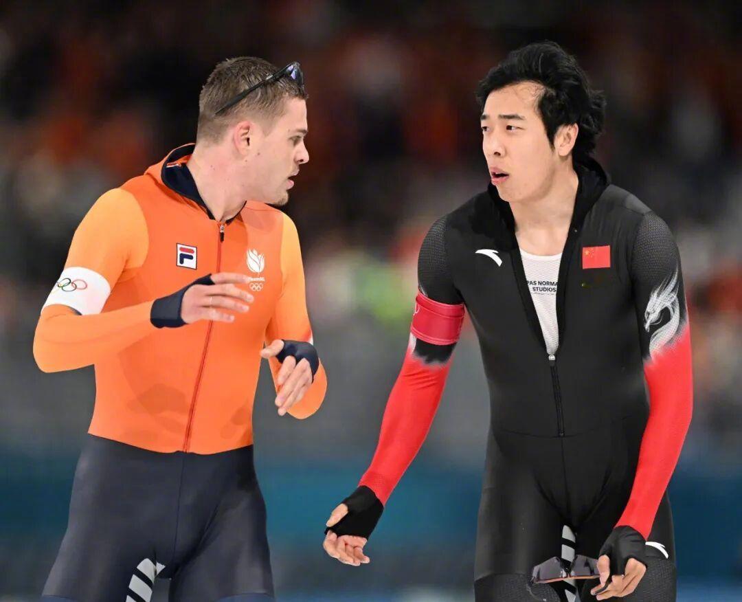 荷兰选手埋怨廉子文冬奥观赛团竞技可以激烈，但表达必须克制。这次掀起舆论风波的冲