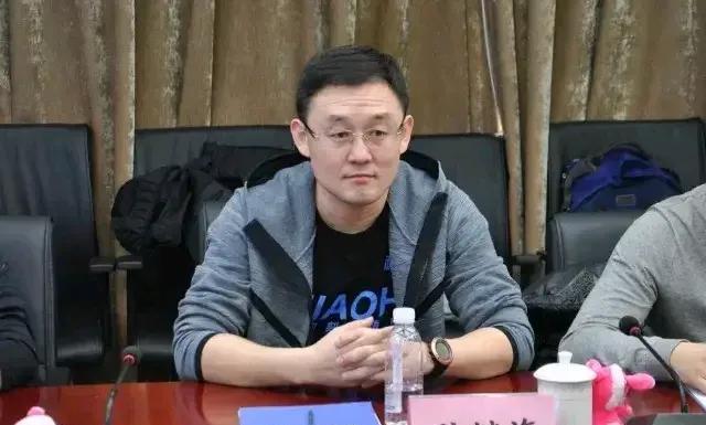 孙继海不该要18万的天价赔偿！他该为自己的错误买单，孙继海错就错在免费培训，如果