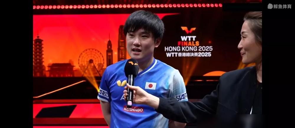 4-2赢下西蒙高茨后，张本智和伸了个2的手势，啥意思？我看下来大概就是比赛刚