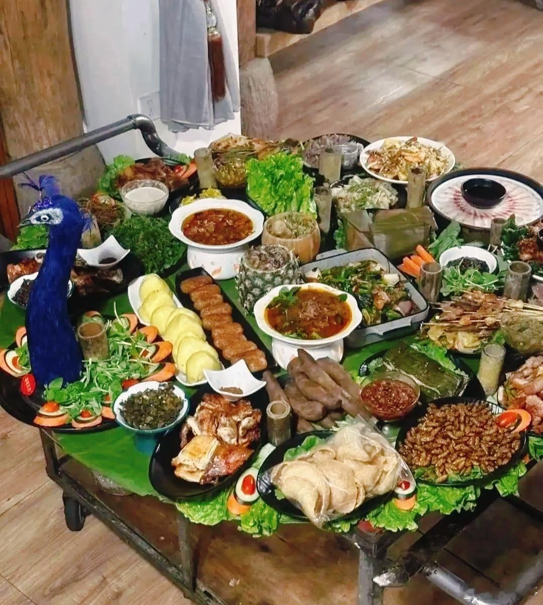 孔雀开屏，这是哪里的美食？​​​
